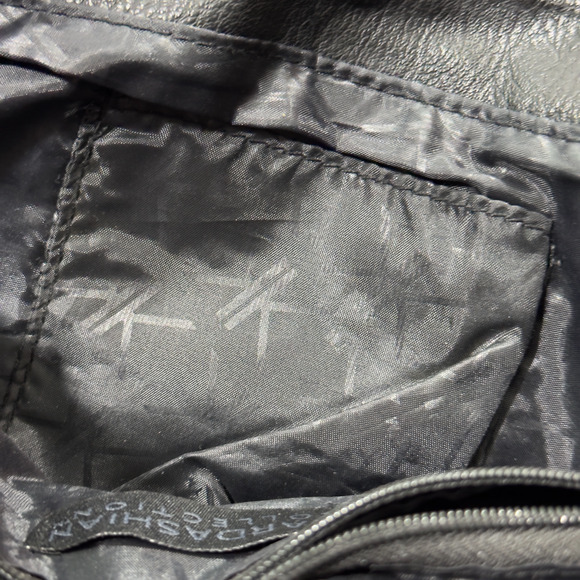 Kardashian Kollection Women's Black Snake Print Zipper Pockets Crossbody Purse - Picture 10 of 16